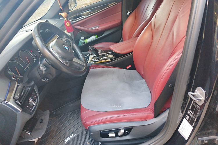 宝马5系 2018款 改款 530Li 尊享型 M运动套装中控内饰19