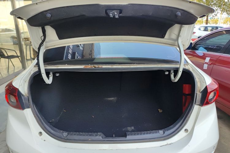 马自达3 昂克赛拉 2017款 三厢 1.5L 自动舒适型 国V机舱底盘23