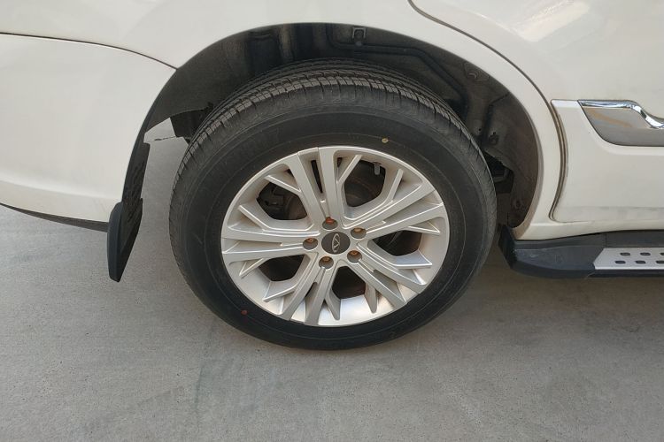 奇瑞 瑞虎3 2016款 1.6L CVT风尚版车身外观6008