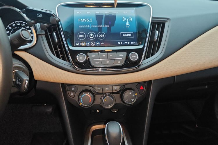 雪佛兰 科鲁泽 2022款 320 自动悦享版局部细节16