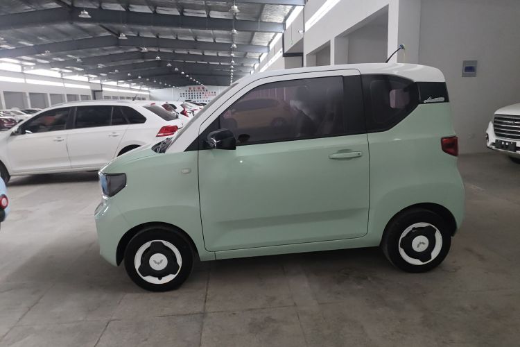 五菱汽车 宏光MINIEV 2021款 马卡龙臻享款 磷酸铁锂车身外观4