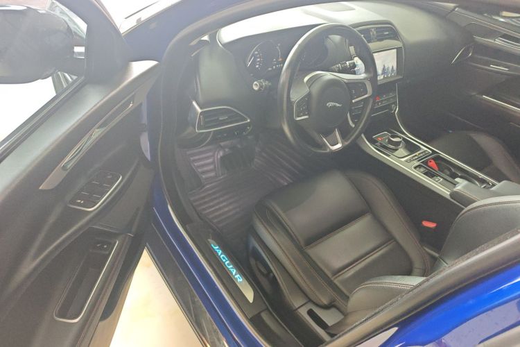 捷豹XEL 2019款 2.0T 200PS 豪华版中控内饰20