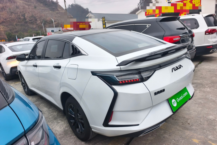 东风风神 奕炫 2024款 1.5L 自动劲速版车身外观4