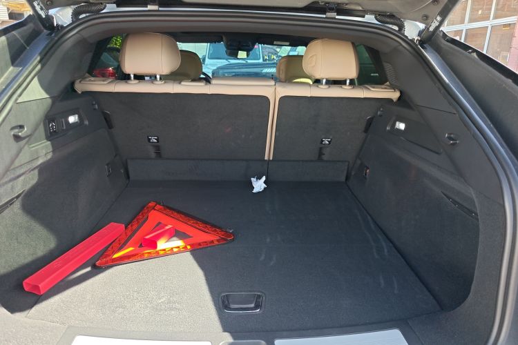 凯迪拉克 IQ锐歌 2022款 后驱长续航尊贵版局部细节23