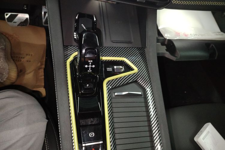 领克03 2025款 1.5TD DCT冠军版Pro中控内饰18