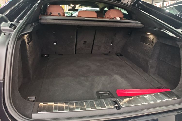 宝马X6 2022款 改款二 xDrive40i M运动套装机舱底盘23