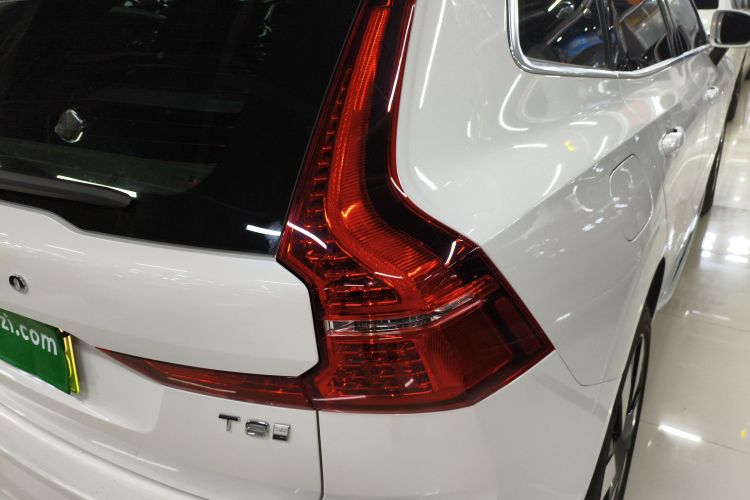 沃尔沃XC60新能源 2025款 插电式混动 长续航四驱智远豪华版车身外观6006