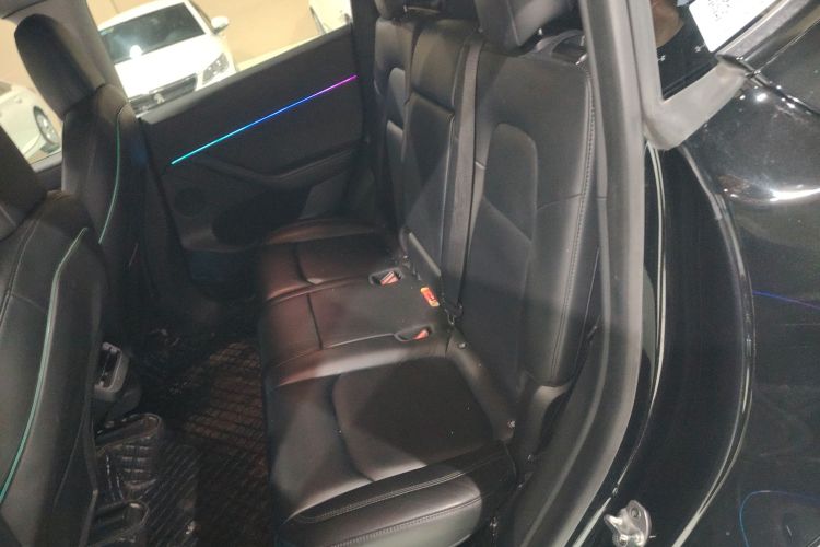 特斯拉 Model Y 2022款 后轮驱动版中控内饰21