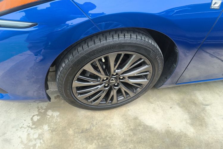 雷克萨斯ES 2020款 260 F SPORT车身外观6007