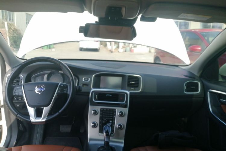 沃尔沃S60 2016款 S60L T4 智远版中控内饰12