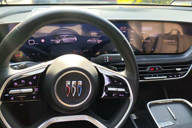 别克 君越 2024款 28T 越尊版中控内饰18