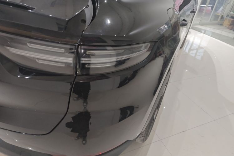 保时捷 2023款 Cayenne Coupé 3.0T 铂金版车身外观9