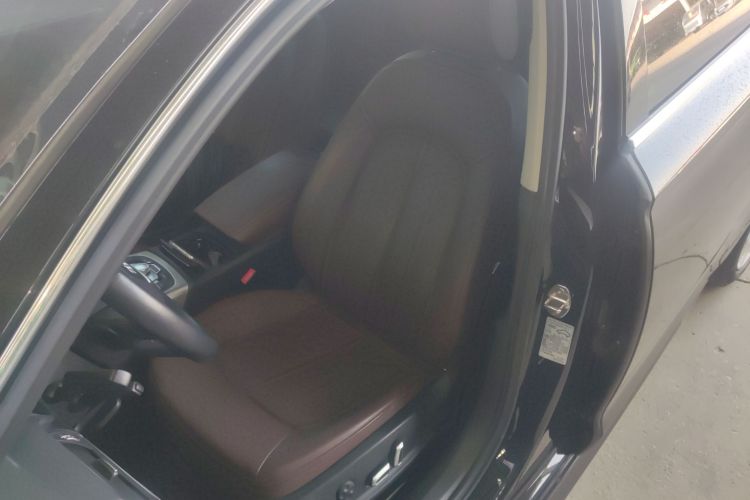 奥迪A6L 2018款 35 TFSI 典藏版中控内饰19