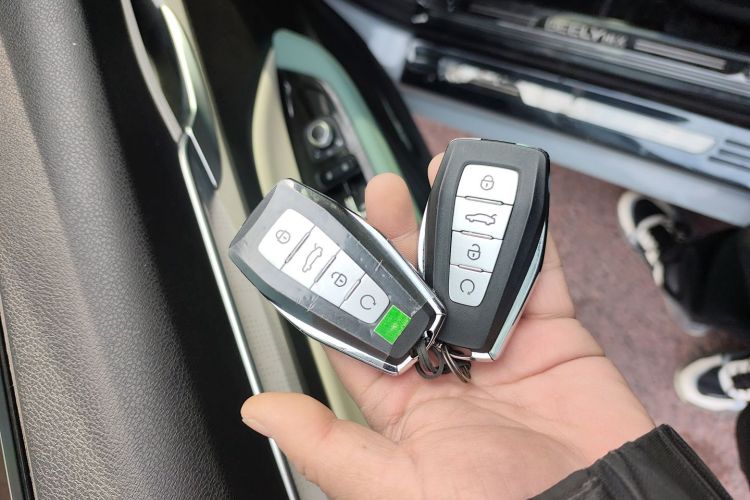 吉利汽车 帝豪L HiP 2022款 1.5TD-DHT Pro 100KM Super 迅中控内饰7001