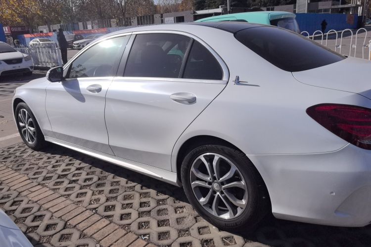 奔驰C级 2016款 C 180 L 运动型车身外观4