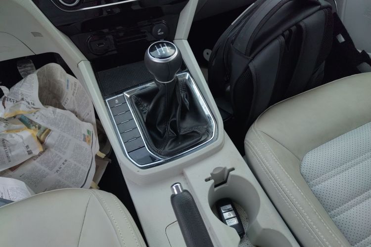 东风风行 景逸S50 2017款 1.5L 手动尊享型中控内饰18