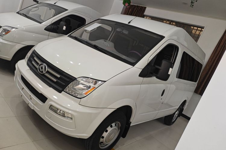 上汽大通MAXUS 新途V80 2023款 2.0T AMT经典傲运通短轴中顶5/6座车身外观6003