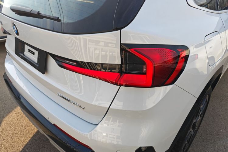 宝马X1 2023款 sDrive25Li X设计套装车身外观9