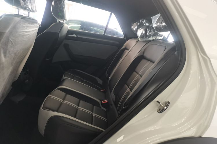 大众 T-ROC探歌 2025款 改款二 300TSI DSG两驱星光版中控内饰21