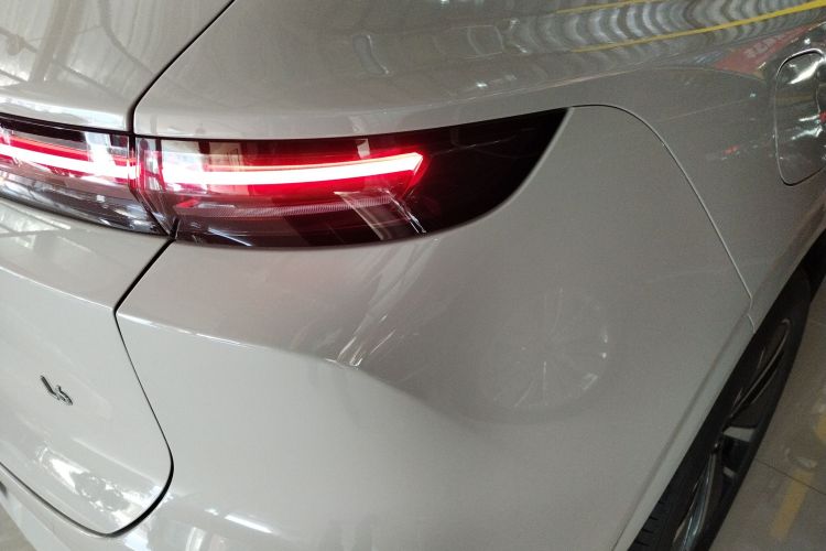 理想汽车 理想L6 2024款 Max车身外观9