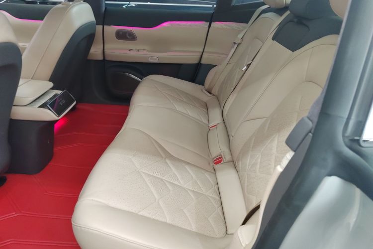 蔚来ET7 2023款 100kWh 签名版中控内饰7004