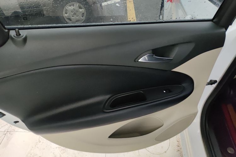 别克 威朗 2019款 三厢 15S 自动进取型中控内饰7008