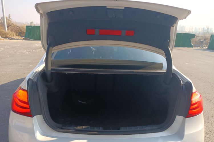 宝马3系 2017款 320Li 时尚型机舱底盘23