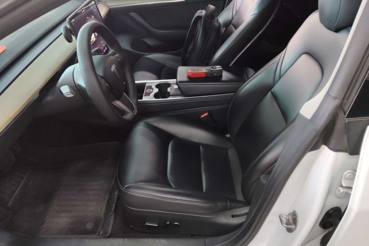 特斯拉 Model 3 2022款 后轮驱动版中控内饰19