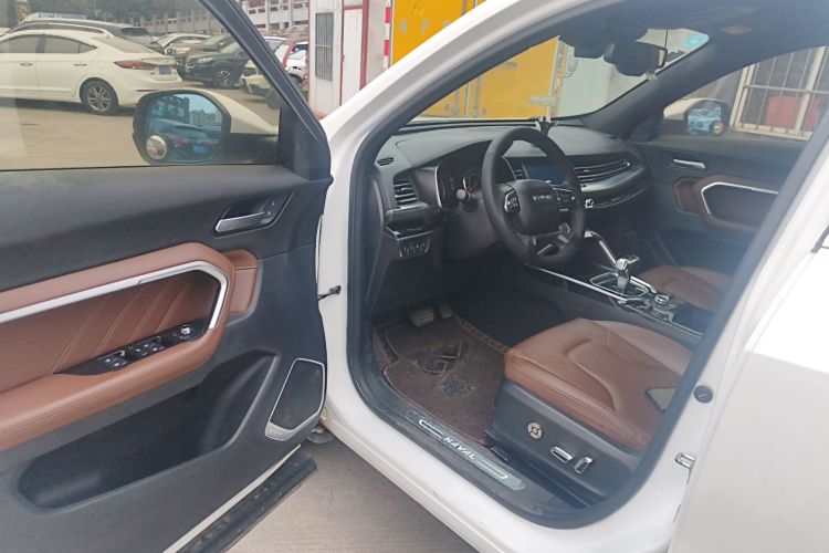 哈弗H6 2017款 蓝标 2.0T 自动两驱智尚型中控内饰20