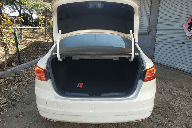 福特 福睿斯 2017款 改款 1.5L 手动舒适型机舱底盘23