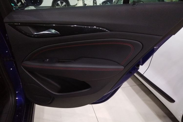 别克 君威 2020款 GS 28T 精英型中控内饰45