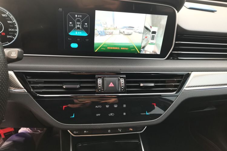 红旗HS5 2019款 2.0T 智联旗享版中控内饰16