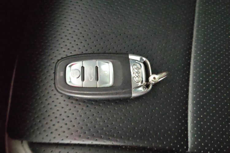 奥迪Q5 2016款 40 TFSI 进取型中控内饰11