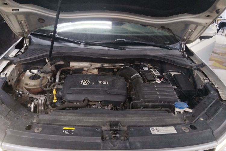 大众 途观L 2018款 380TSI 自动四驱豪华版机舱底盘24