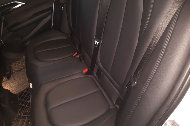 宝马1系 2018款 118i 运动型中控内饰7004