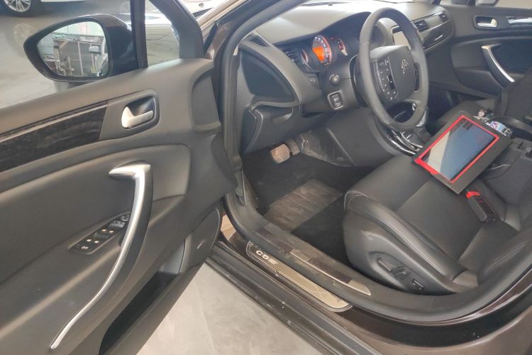 雪铁龙C5 2014款 2.0L 自动尊享型中控内饰7003