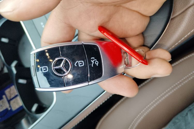 奔驰E级(进口) 2022款 E 260 时尚型运动版中控内饰7001