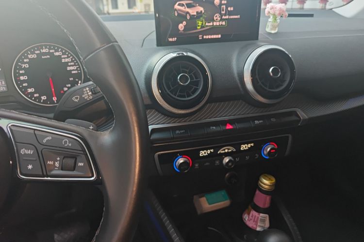 奥迪Q2L 2022款 35 TFSI 时尚动感型中控内饰16