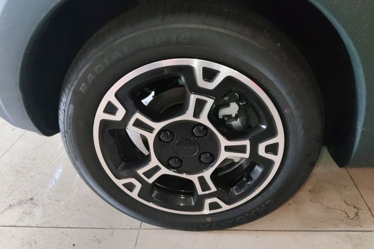 吉利银河 2025款 210km 熊猫骑士车身外观6002