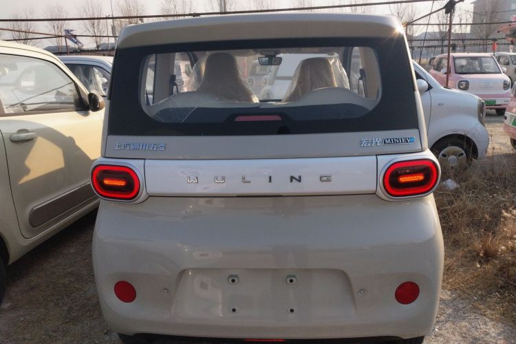 五菱汽车 宏光MINIEV 2024款 第三代 215km 青春版车身外观6