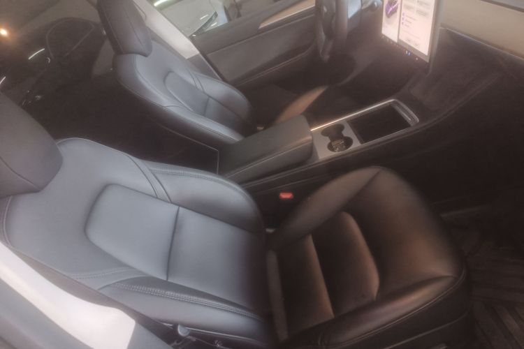 特斯拉 Model Y 2022款 长续航全轮驱动版局部细节41