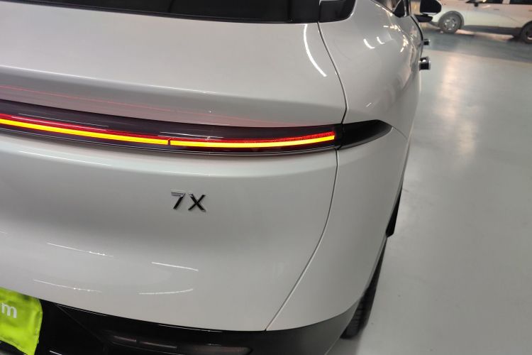 极氪7X 2025款 75kWh 后驱智驾版车身外观9