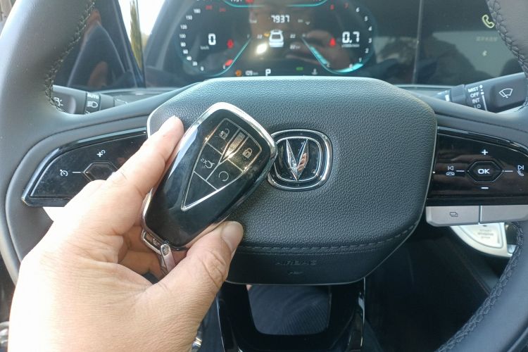 长安 逸动 2025款 PLUS 1.4T 双离合高能版中控内饰11