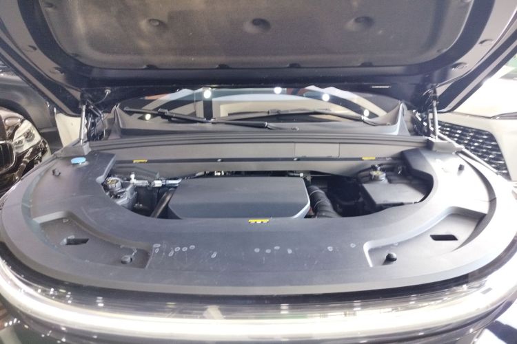 理想汽车 理想L7 2023款 Pro机舱底盘24