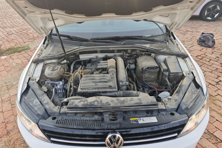 大众 凌渡 2015款 230TSI DSG风尚版机舱底盘24