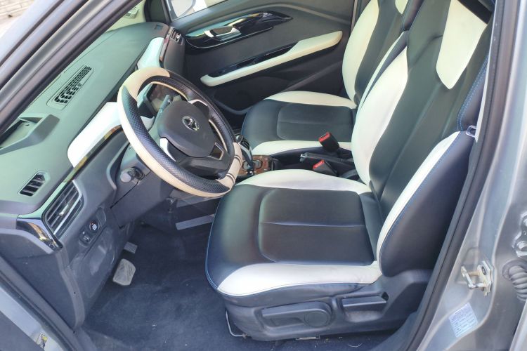 江铃集团新能源 易至EV3 2019款 酷跑版中控内饰19