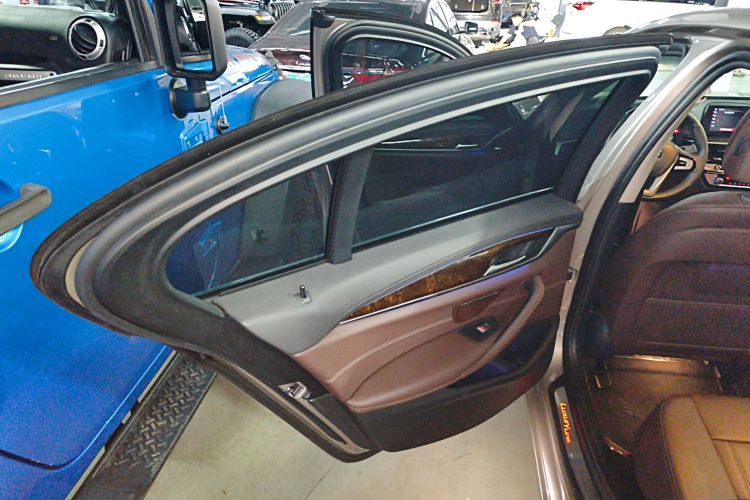 宝马5系 2018款 525Li 豪华套装中控内饰49