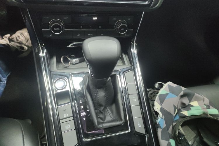 大众 辉昂 2018款 改款 380TSI 两驱商务版局部细节18