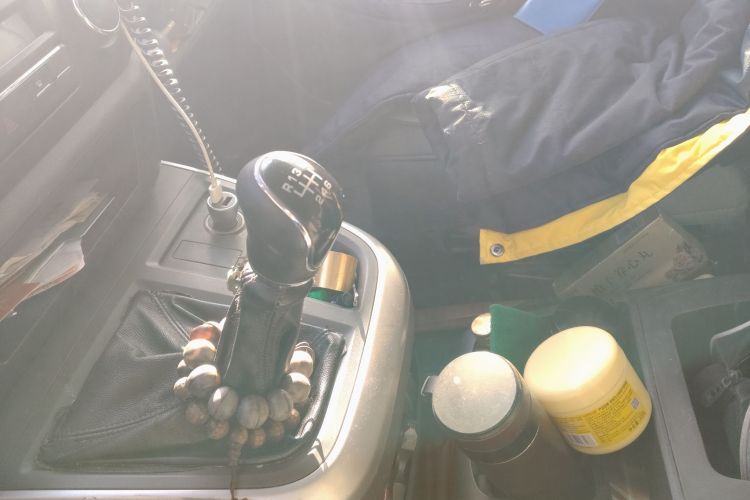 金杯海狮王 2021款 2.0L城运王系列畅运型高顶6座1TZS中控内饰18