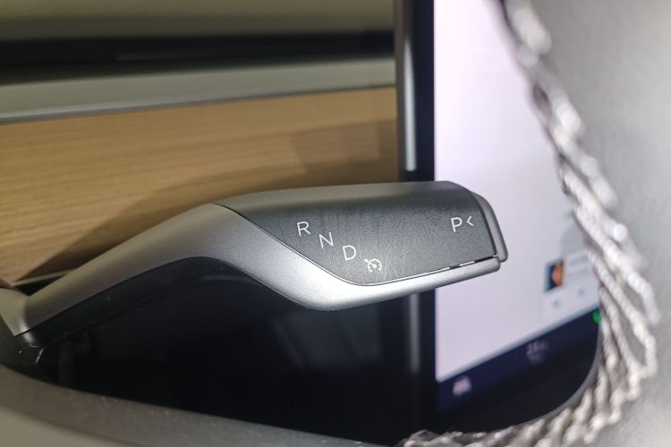 特斯拉 Model Y 2022款 改款 长续航全轮驱动版中控内饰18